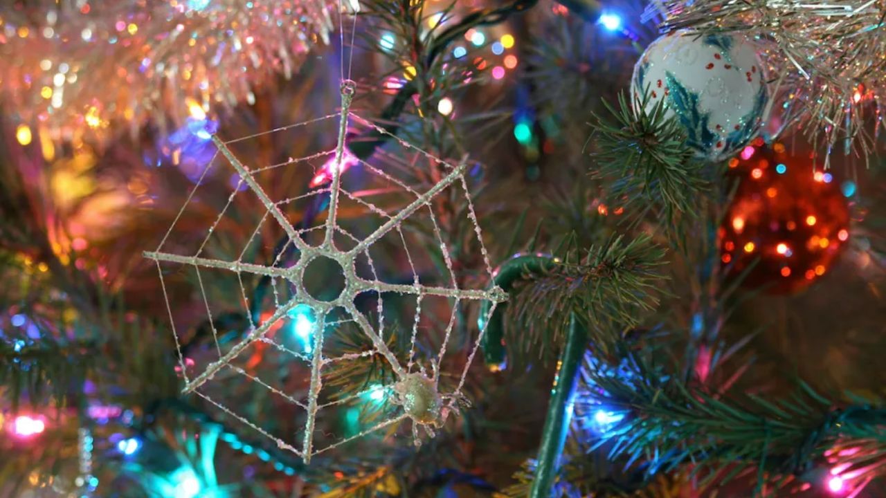 Why are Spider Webs a Popular Christmas Decoration in Poland?